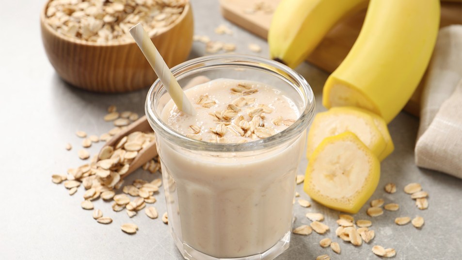A banana oat smoothie as part on story addressing the question: "Can you eat oats raw?"
