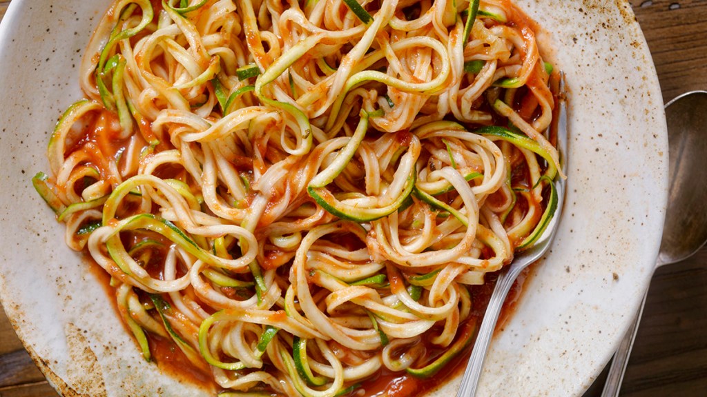 Zucchini noodles with pasta sauce, which is one of Vanessa Williams' weight loss secrets