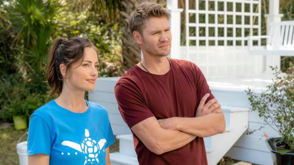 Minka Kelly and Chad Michael Murray in ‘The Beach House’