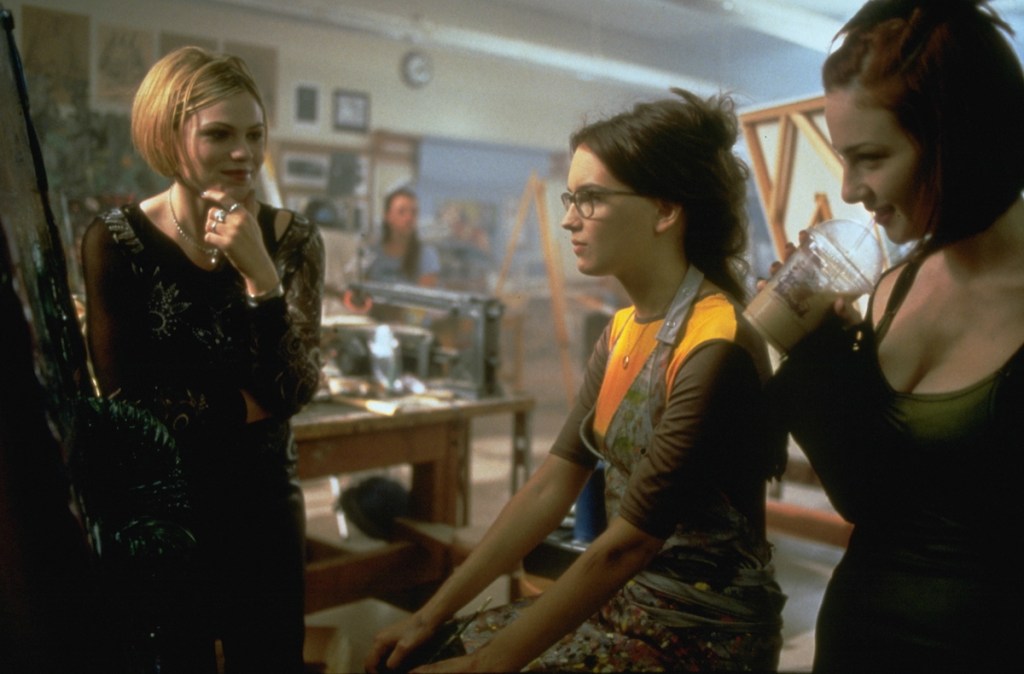 Left to right: Clea Du Vall, Rachael Leigh Cook and Tamara Mello in 'She's All That,' 1999
