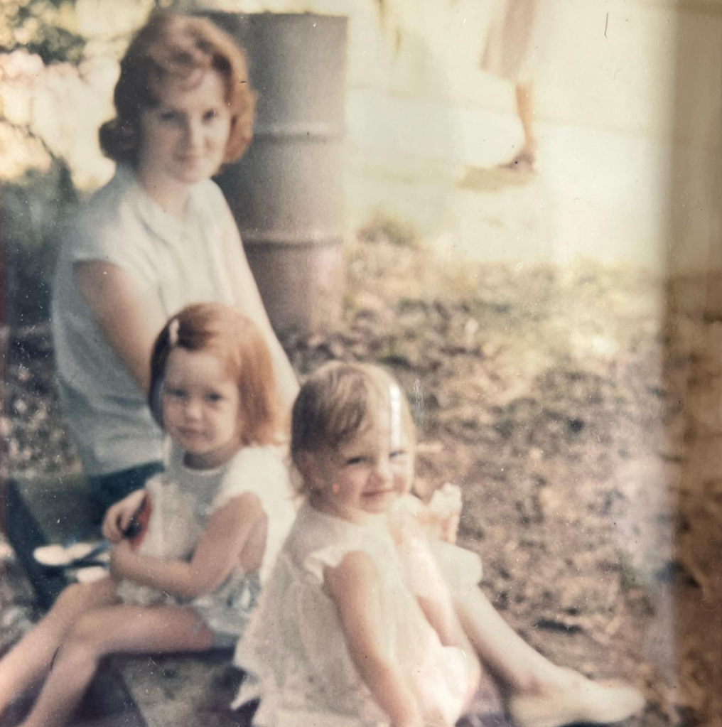 Julianne Moore with her mom and younger sister in the '60s