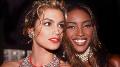 Throwback photo of 80s supermodels Cindy Crawford and Naomi Campbell at party