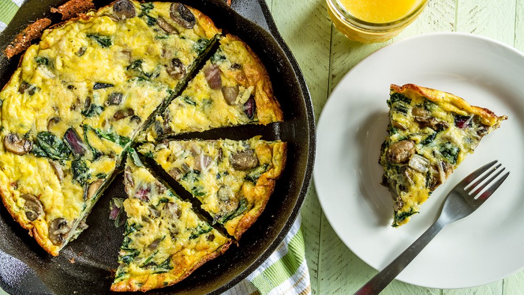 A frittata with leeks, mushrooms and spinach