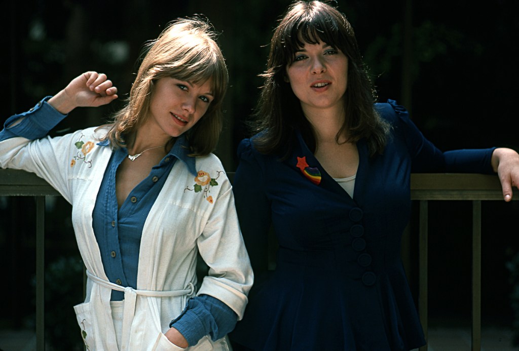 Heart band members Nancy and Ann Wilson in 1976