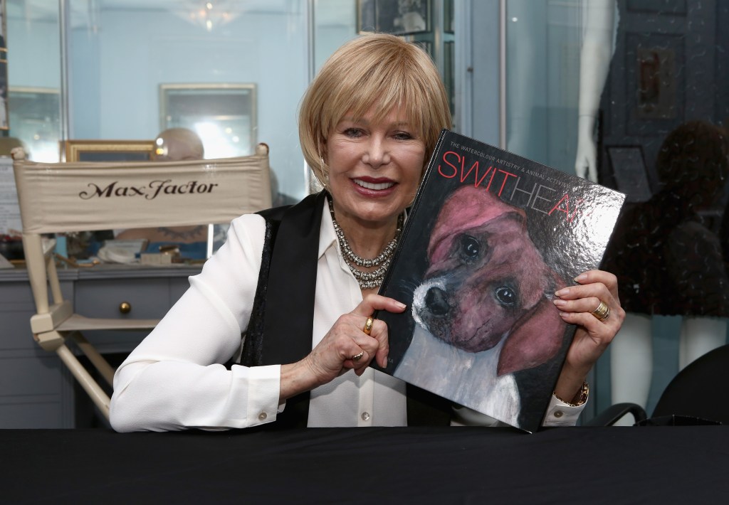 Loretta Swit with her book, 2017